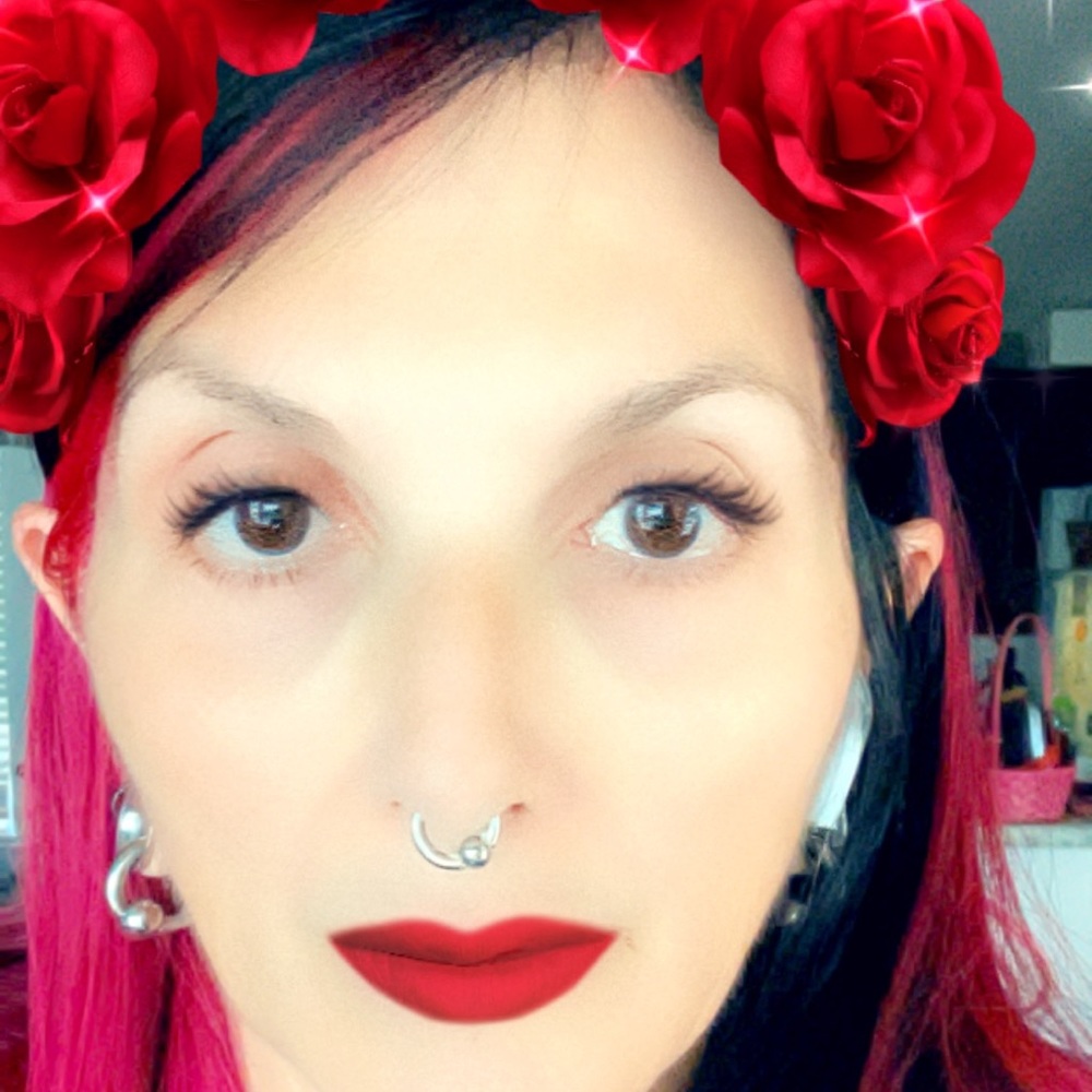 Meet your Posher, Cassandra